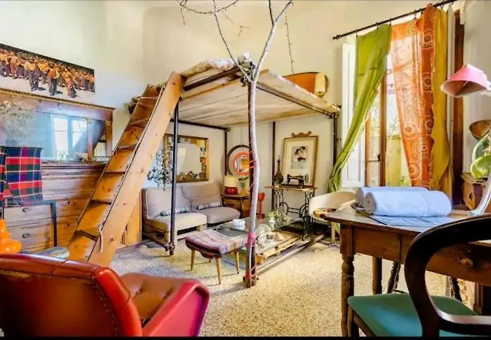Urban Utopia Bed and breakfast
