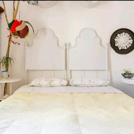 Nocleg ze śniadaniem Urban Utopia *